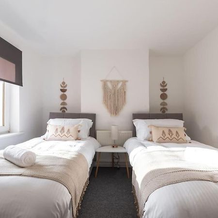 Beautiful 4 Bedroom House Reading Buitenkant foto