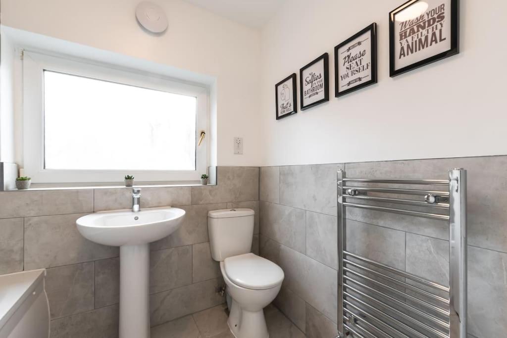 Beautiful 4 Bedroom House Reading Buitenkant foto