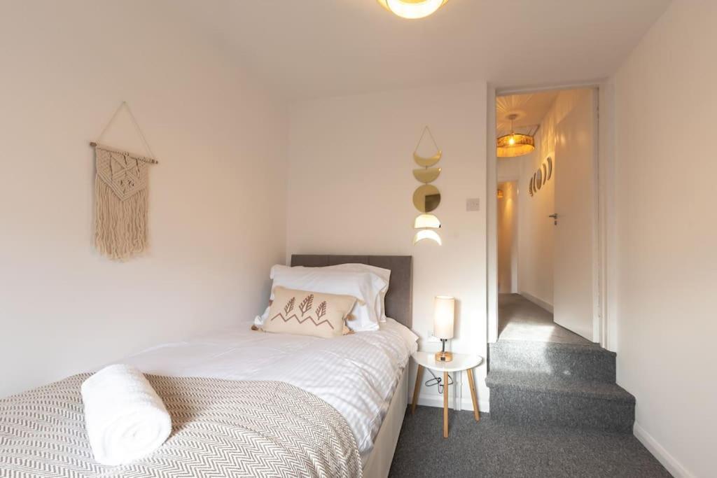 Beautiful 4 Bedroom House Reading Buitenkant foto